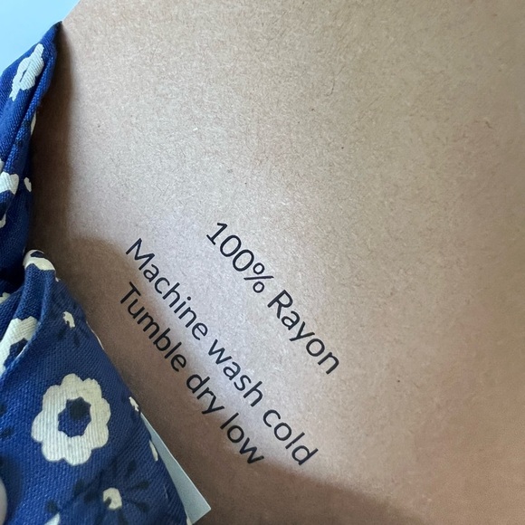 ‘Rescued with Love’ dog bandana. Fits up to 28”. - Picture 6 of 6